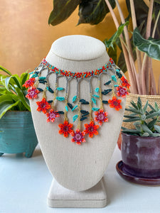 Jardín Bib Necklace - Alegría