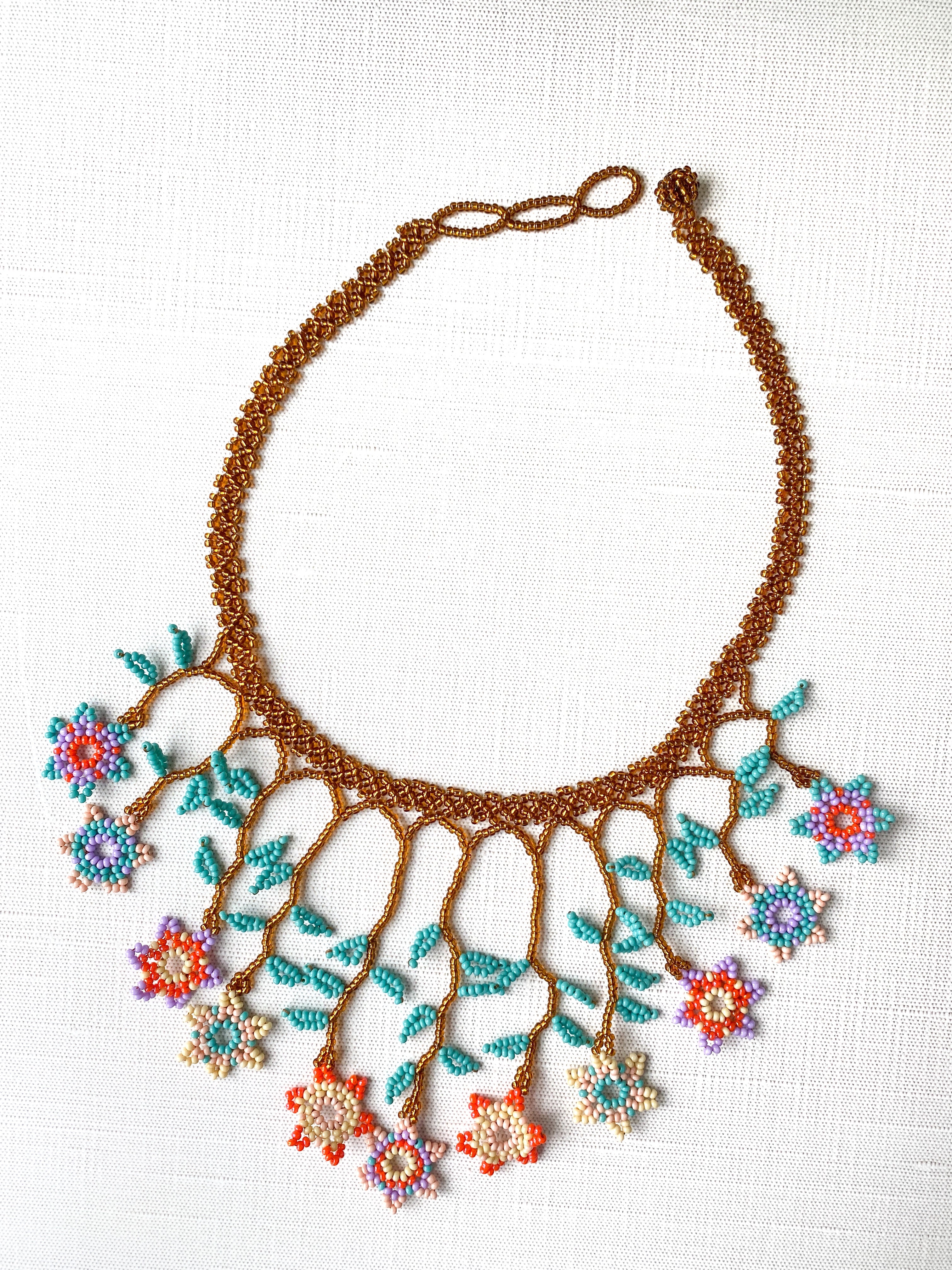 Jardín Bib Necklace - Snapdragon